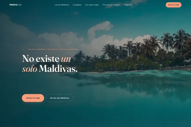Portada de la landing de Maldivia: titular «No existe un solo Maldivas» sobre una laguna turquesa